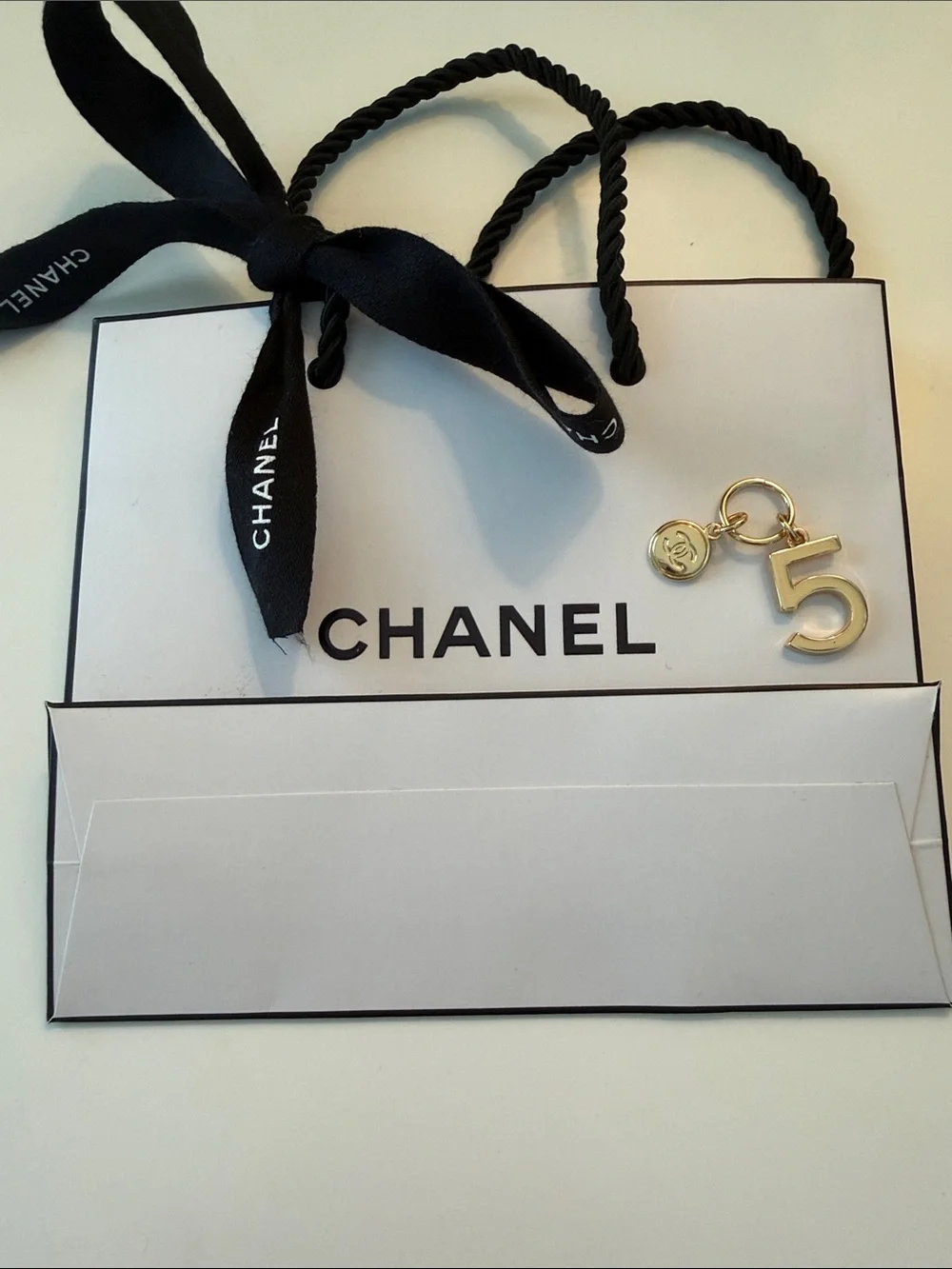 Authentic CHANEL Beauty Holiday Limited Edition Gold No. 5 Charm Set + Gift Bag